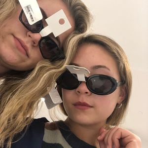 Meet your Posher, Caroline